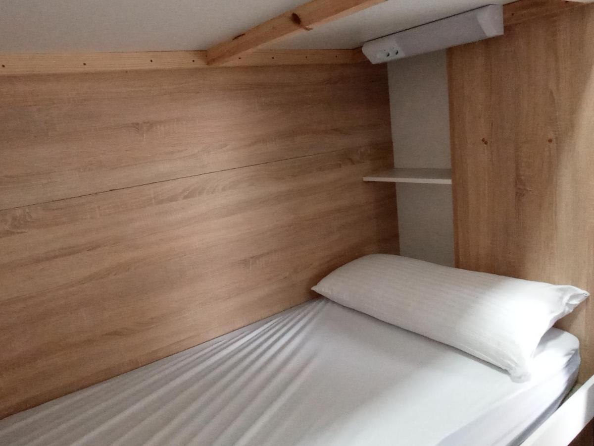 Albergue Alecer Caldas De Reis Bagian luar foto